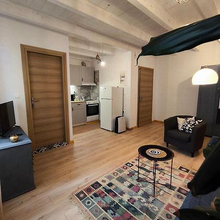 Dafnis Apartment Corfu Town Екстер'єр фото